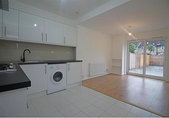 3 bedroom house to rent - Heathstan Road, London, W12
